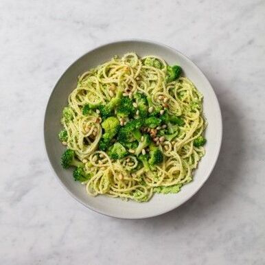 Spaghetti dengan brokoli dan kacang pain, diet Mediterranean